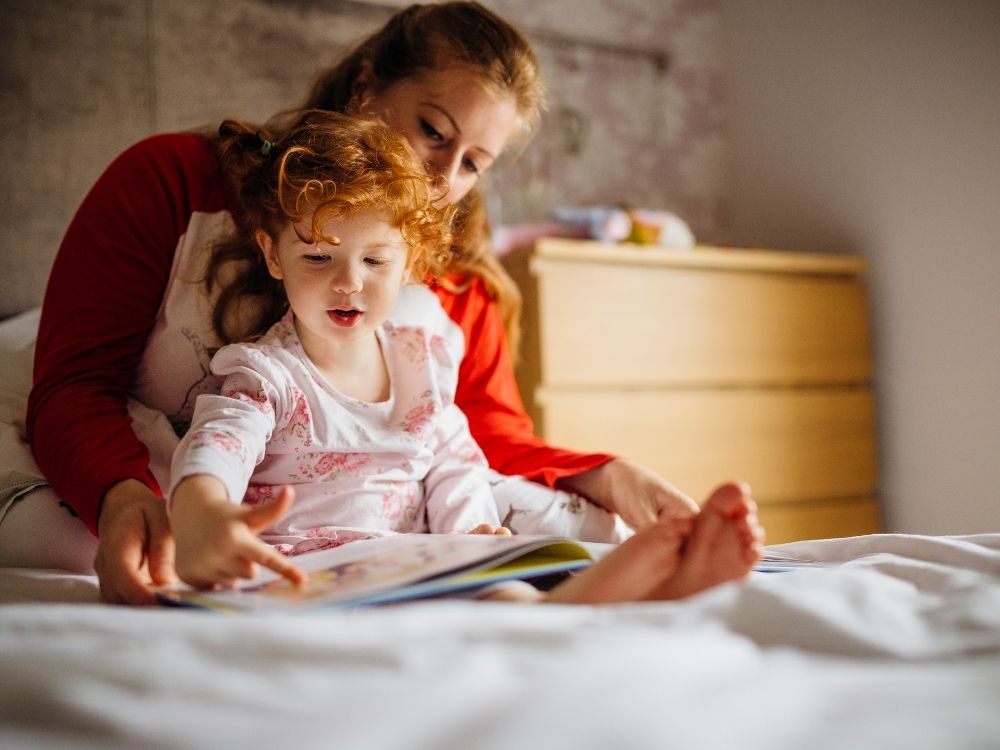 parent reading with child to improve vocabulary